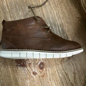Steve Madden boys size 5 shoes